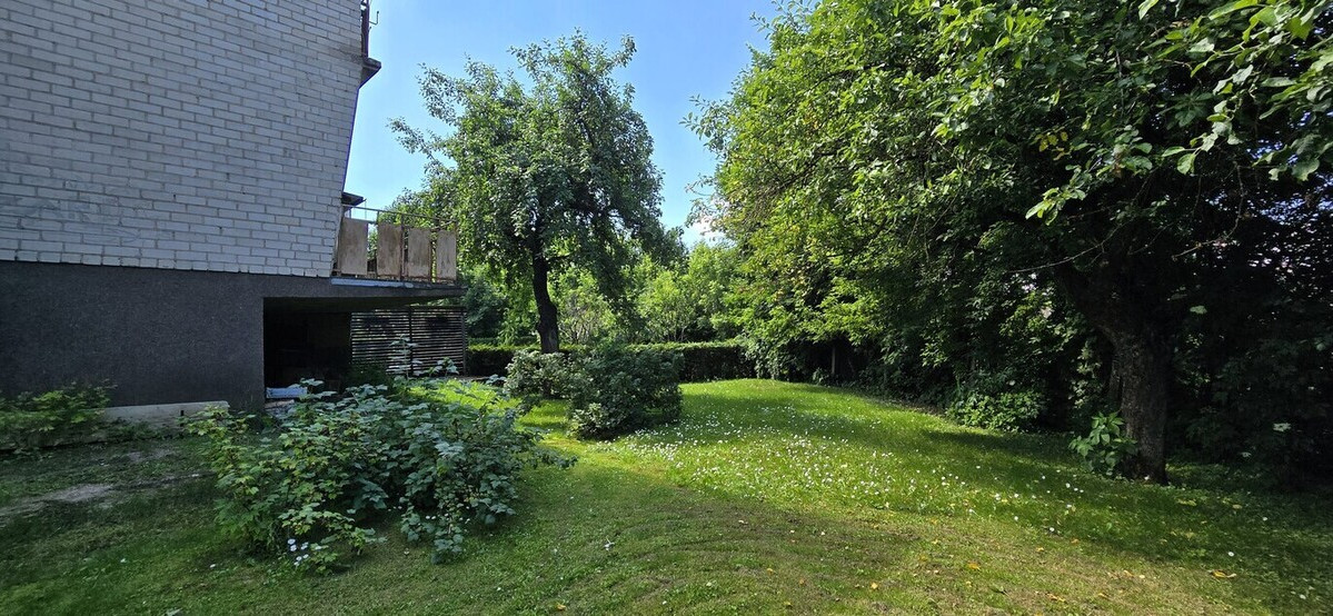 PARDUODAMAS SUBLOKUOTAS NAMAS UKMERGĖS CENTRE — Bažnyčios g. 20B 14