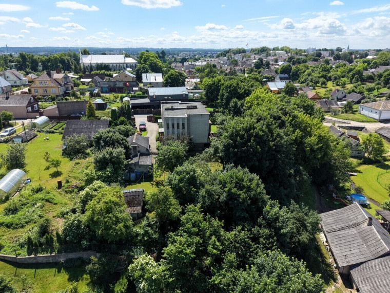 PARDUODAMAS SUBLOKUOTAS NAMAS UKMERGĖS CENTRE — Bažnyčios g. 20B 19