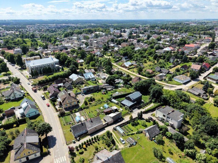 PARDUODAMAS SUBLOKUOTAS NAMAS UKMERGĖS CENTRE — Bažnyčios g. 20B 24