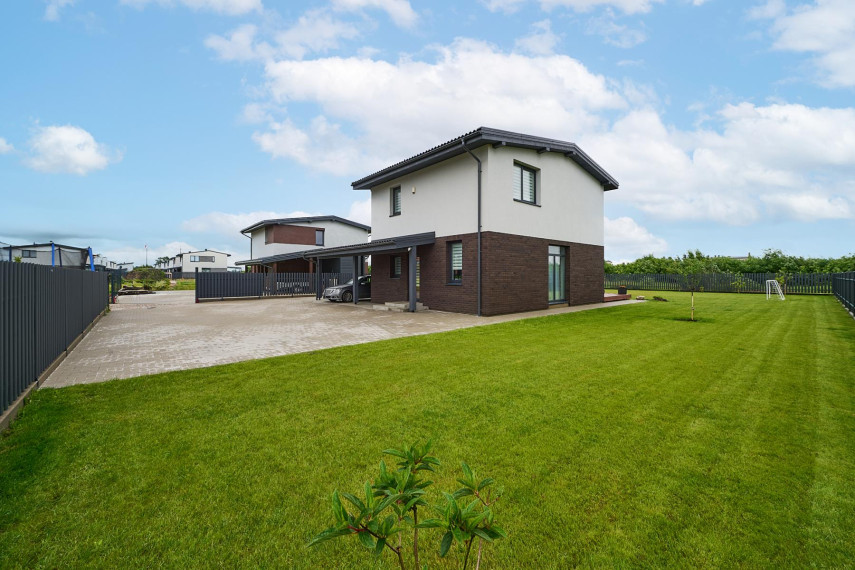 Parduodamas namas Trapėnų g., Mazūriškių k., Klaipėdos r. sav., 118 m² ploto 4 kambariai 24