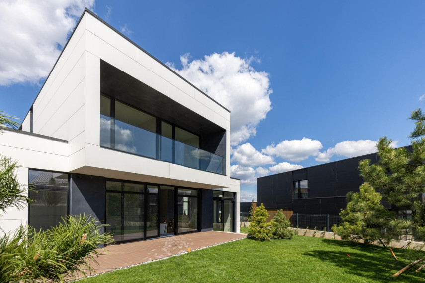 Parduodamas namas Lukšinės g., Kalnėnai, Vilniaus m., Vilniaus m. sav., 237 m² ploto 5 kambariai 1