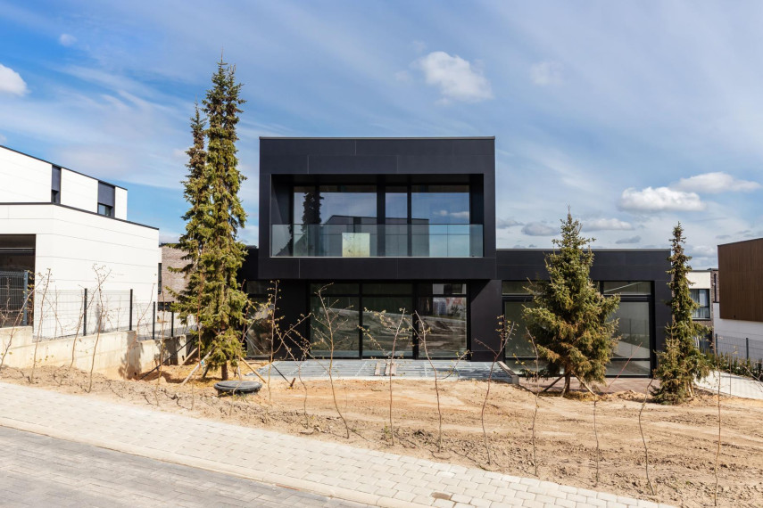 Parduodamas namas Ašmenėlės g., Kalnėnai, Vilniaus m., Vilniaus m. sav., 268.97 m² ploto 6 kambariai 3