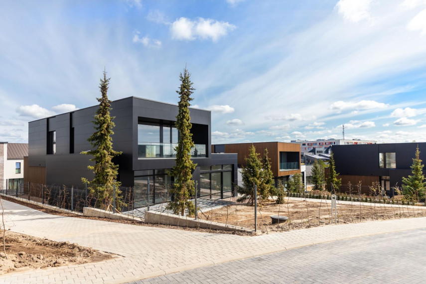 Parduodamas namas Ašmenėlės g., Kalnėnai, Vilniaus m., Vilniaus m. sav., 268.97 m² ploto 6 kambariai 4
