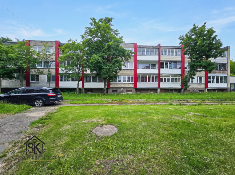 PIRMAME AUKŠTE PARDUODAMAS 3 KAMBARIŲ BUTAS RUSNĖJE, K. DONELAIČIO G. 5 24