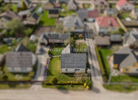 Parduodamas namas Žalioji g., Kuršėnų m., Šiaulių r. sav., 66 m2 ploto, 1 aukštai Parduodamas namas Žalioji g., Kuršėnų m., Šiaulių r. sav., 66 m2 ploto, 1 aukštai