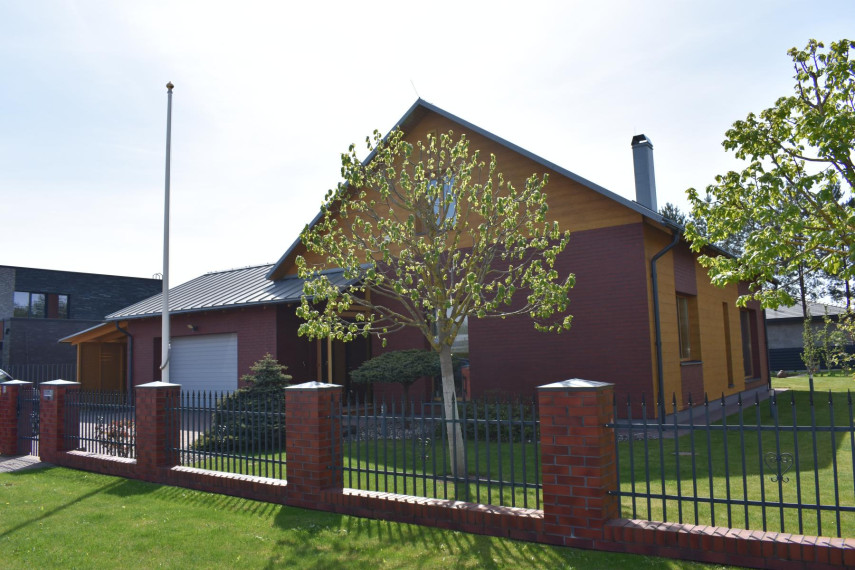 Parduodamas namas Žemynos g., Paviešečių k., Panevėžio r. sav., 196.35 m² ploto 4 kambariai 25