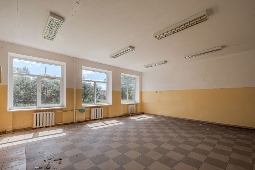 Parduodamos kitos paskirties, paslaugų, prekybos patalpos Nepriklausomybės g., Tenenių mstl., Šilalės r. sav., 845.37 m2 ploto 1