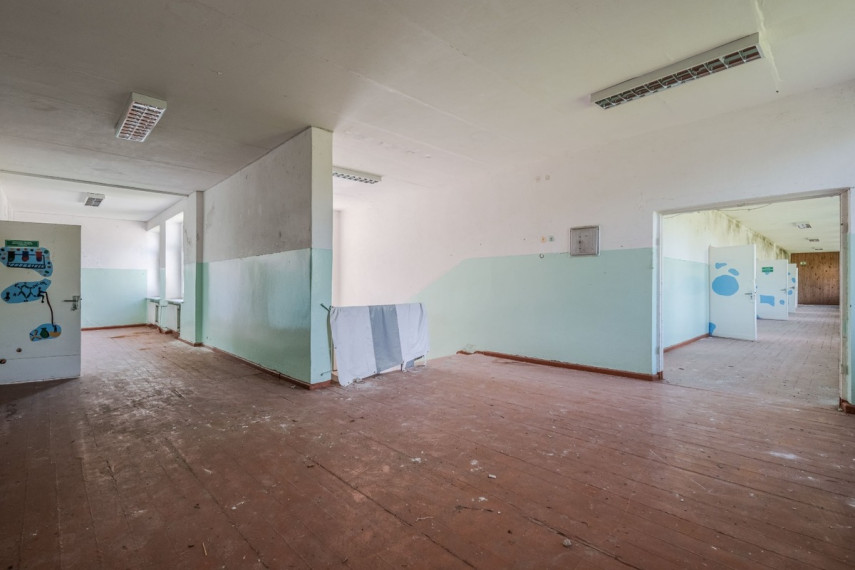 Parduodamos kitos paskirties, paslaugų, prekybos patalpos Nepriklausomybės g., Tenenių mstl., Šilalės r. sav., 845.37 m2 ploto 4