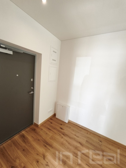 PARDUODAMAS PILNAI ĮRENGTAS BUTAS SU TERASA NAUJAME, IŠSKIRTINĖS KOKYBĖS NAME, UTENOS CENTRE 15