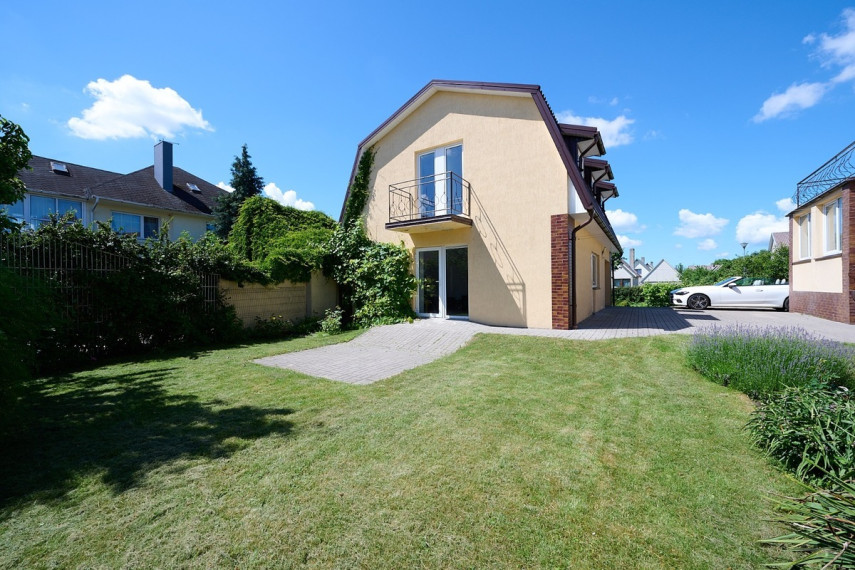 Parduodamas namas Žiburių g., Gargždų m., Klaipėdos r. sav., 235 m2 ploto, 2 aukštai 46