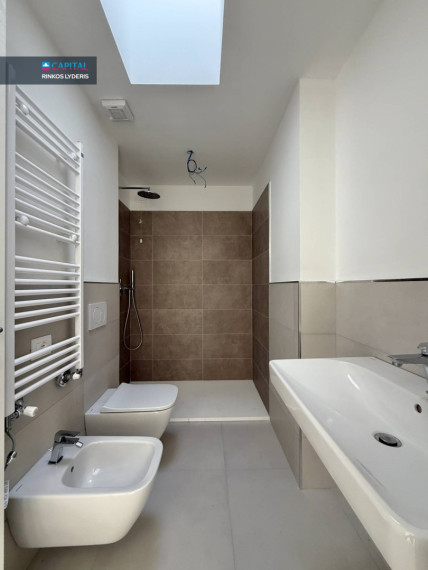 Parduodami 4 kambarių 102 kv. m. apartamentai su vaizdu į jūrą Borghetto Santo Spirito, Ligūrija (Šiaurės Italija) 8