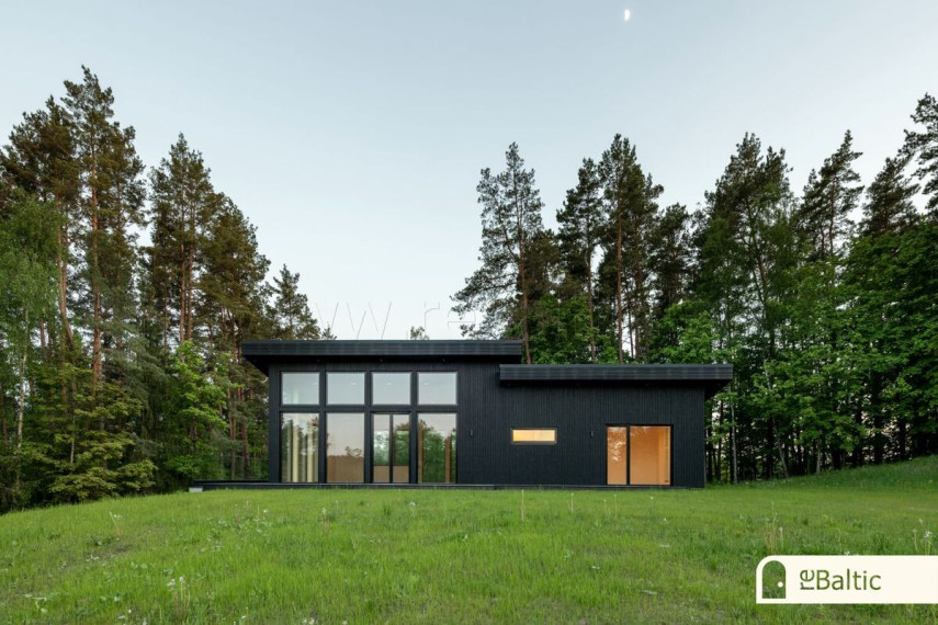 Parduodamas namas Ežerų g., Kaulakių k., Molėtų r. sav., 635.6 m2 ploto, 2 aukštai 2