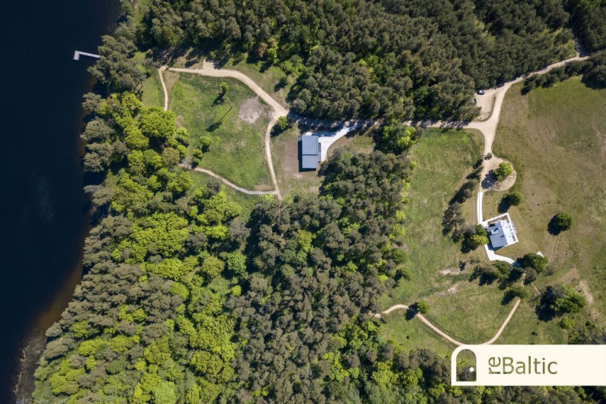 Parduodamas namas Ežerų g., Kaulakių k., Molėtų r. sav., 635.6 m2 ploto, 2 aukštai 10
