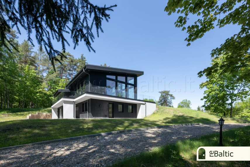 Parduodamas namas Ežerų g., Kaulakių k., Molėtų r. sav., 635.6 m2 ploto, 2 aukštai 30