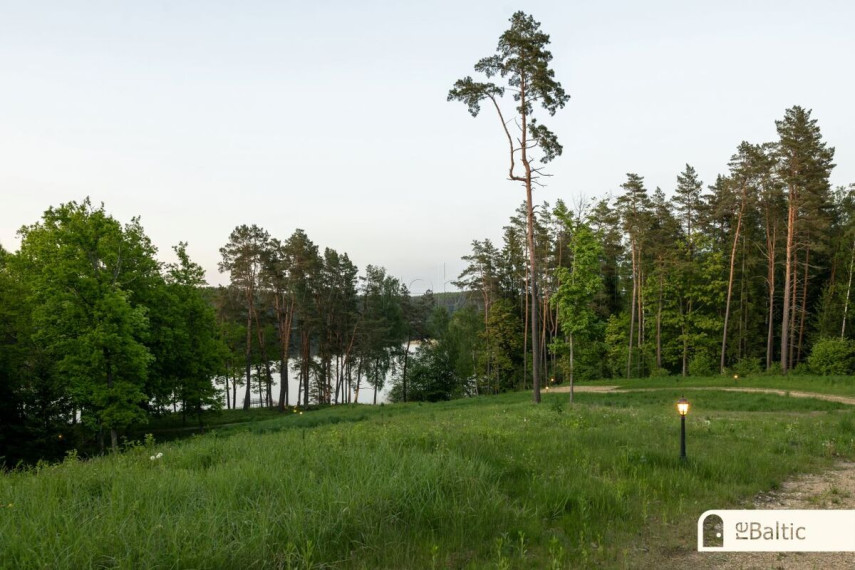 Parduodamas namas Ežerų g., Kaulakių k., Molėtų r. sav., 635.6 m2 ploto, 2 aukštai 48