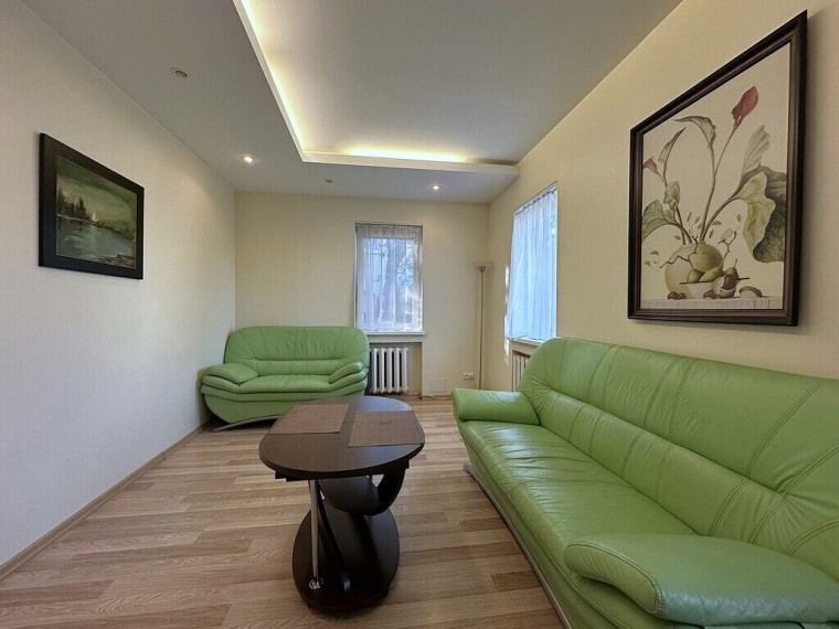 PARDUODAMA KOKYBIŠKAI SUREMONTUOTA NAMO DALIS SU NUOSAVO KIEMO DALIMI PANEVĖŽIO CENTRE, J. BASANAVIČIAUS G. 24 17