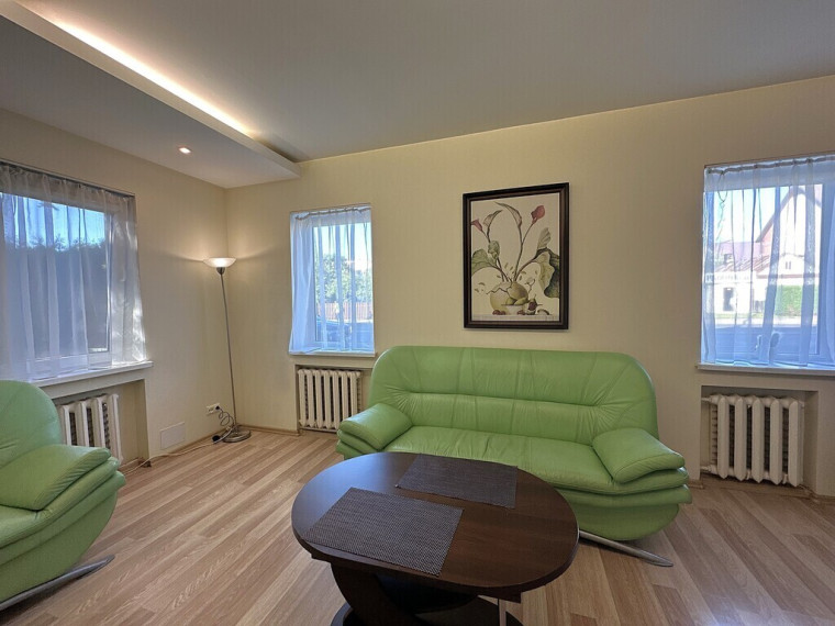 PARDUODAMA KOKYBIŠKAI SUREMONTUOTA NAMO DALIS SU NUOSAVO KIEMO DALIMI PANEVĖŽIO CENTRE, J. BASANAVIČIAUS G. 24 18