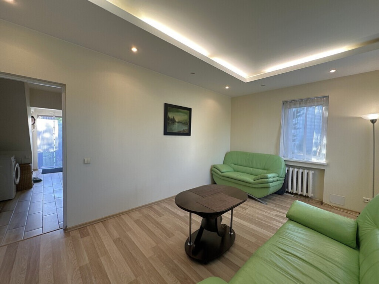 PARDUODAMA KOKYBIŠKAI SUREMONTUOTA NAMO DALIS SU NUOSAVO KIEMO DALIMI PANEVĖŽIO CENTRE, J. BASANAVIČIAUS G. 24 21