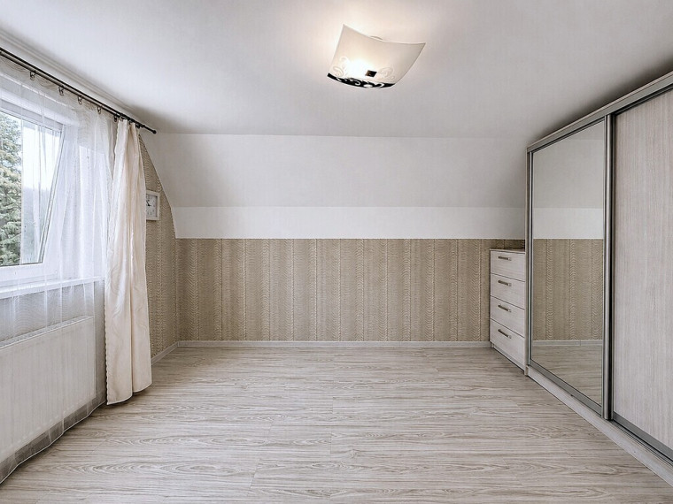 PARDUODAMA KOKYBIŠKAI SUREMONTUOTA NAMO DALIS SU NUOSAVO KIEMO DALIMI PANEVĖŽIO CENTRE, J. BASANAVIČIAUS G. 24 35