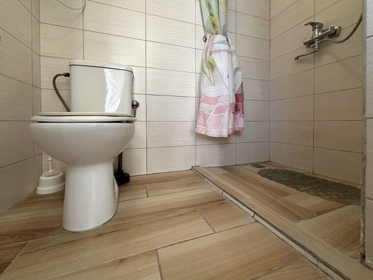 PARDUODAMA KOKYBIŠKAI SUREMONTUOTA NAMO DALIS SU NUOSAVO KIEMO DALIMI PANEVĖŽIO CENTRE, J. BASANAVIČIAUS G. 24 42