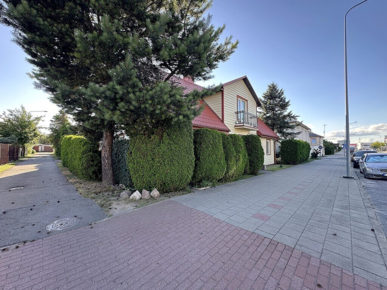 PARDUODAMA KOKYBIŠKAI SUREMONTUOTA NAMO DALIS SU NUOSAVO KIEMO DALIMI PANEVĖŽIO CENTRE, J. BASANAVIČIAUS G. 24 51