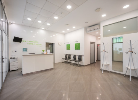 Parduodamos administracinės, paslaugų, prekybos patalpos Perkūnkiemio g., Vilniaus m., Vilniaus m. sav., 182 m2 ploto