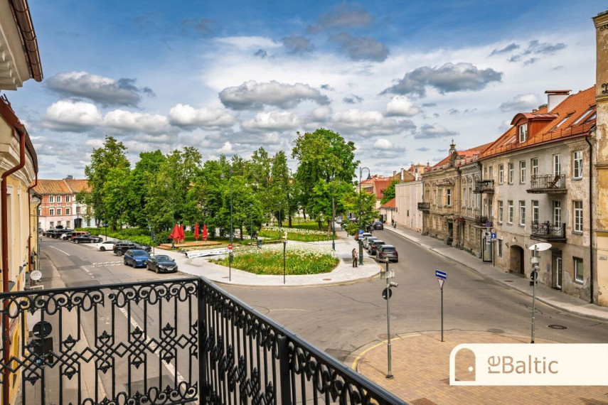 Parduodamas butas Visų Šventųjų g., Vilniaus m., Vilniaus m. sav., 310 m2 ploto, 5 kambariai 10