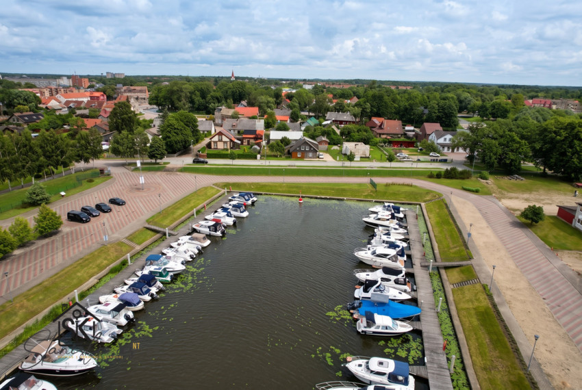 PARDUODAMAS 1 KAMBARIO BUTAS SU VAIZDU Į ŠILUTĖS MAŽŲJŲ LAIVŲ UOSTĄ 28