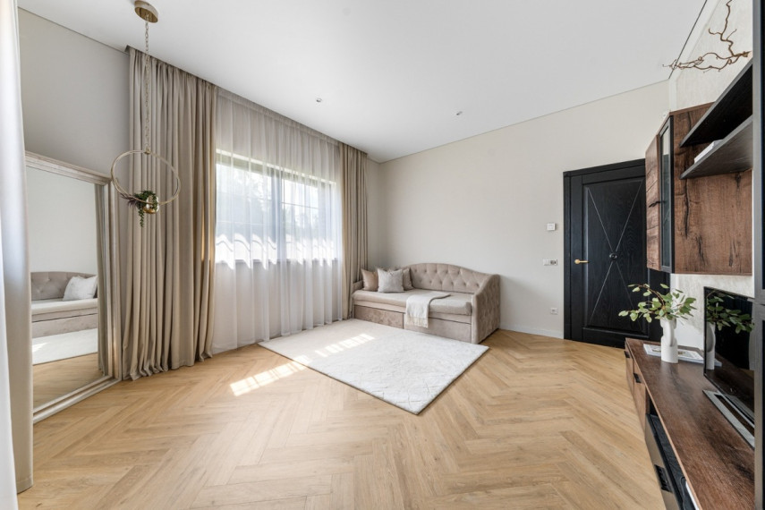 Parduodamas namas Vilniaus r. sav., Raudondvario k., Beržyno, 212.26 m2 ploto, 1 aukštai 50