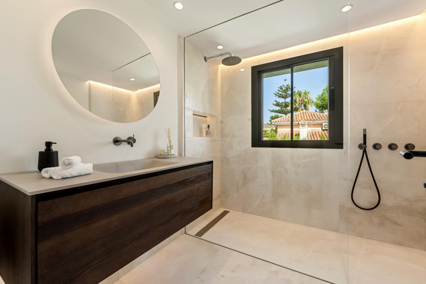 Parduodamas namas Marbella, Ispanija, 2000 m² ploto 6 kambariai 24