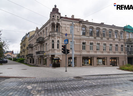 Nuomojamos 226 kv. m komercinės patalpos strategiškai patogioje bei prestižinėje vietoje Vilniaus senamiestyje Nuomojamos 226 kv. m komercinės patalpos strategiškai patogioje bei prestižinėje vietoje Vilniaus senamiestyje