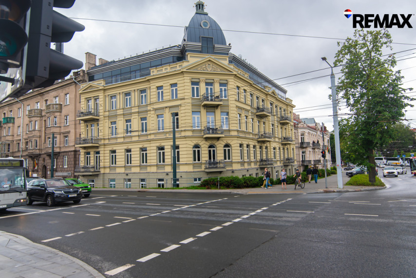 Nuomojamos 226 kv. m komercinės patalpos strategiškai patogioje bei prestižinėje vietoje Vilniaus senamiestyje 10