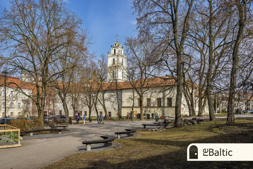 Nuomojamas butas Šv. Jono g., Vilniaus m., Vilniaus m. sav., 80 m2 ploto, 3 kambariai 24