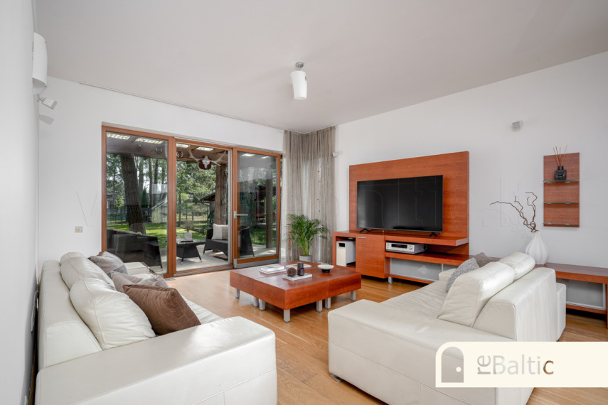 Parduodamas namas Angelavos g., Vilniaus m., Vilniaus m. sav., 268 m2 ploto, 3 aukštai 1