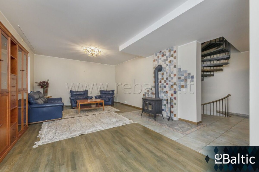 Nuomojamas namas Treniotos g., Vilniaus m., Vilniaus m. sav., 325 m2 ploto, 3 aukštai 2