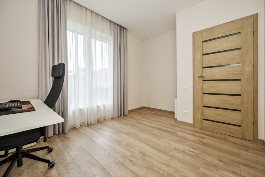 Parduodamas namas Šventeliškių g., Bajorai, Vilniaus m., Vilniaus m. sav., 97.50 m² ploto 4 kambariai 23