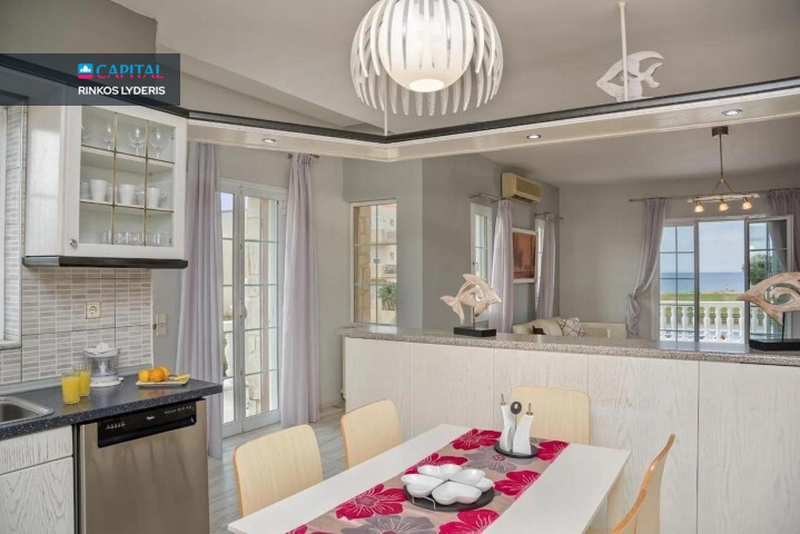For Sale Villa 480 m² in Crete 15