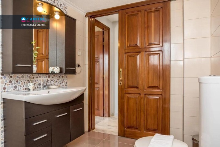 For Sale Villa 480 m² in Crete 25