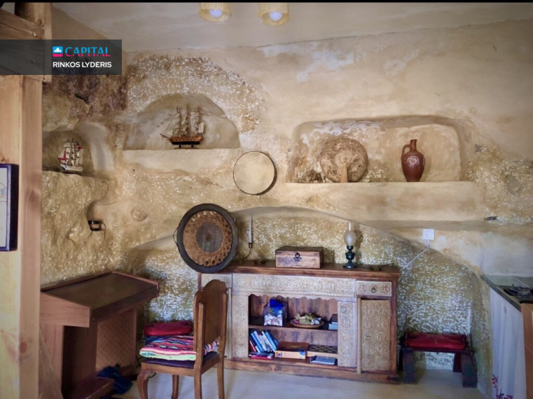 For Sale Detached house 33 m² in Crete 41