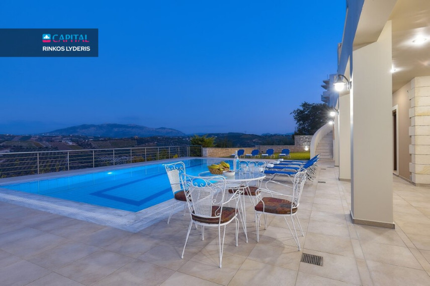 For Sale Villa 380 m² in Crete 1