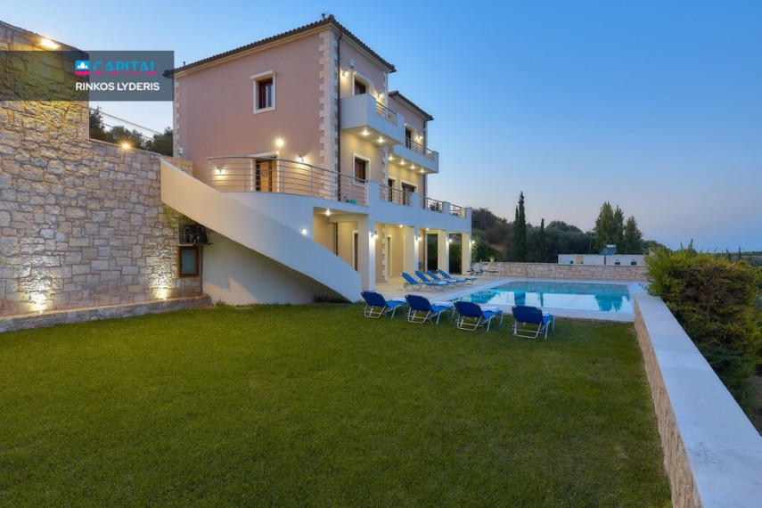 For Sale Villa 380 m² in Crete 14