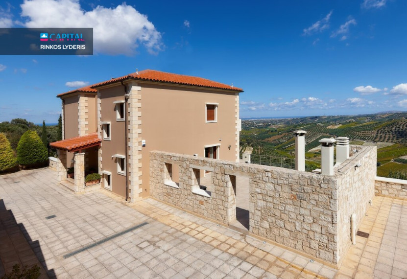 For Sale Villa 380 m² in Crete 17