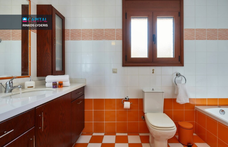 For Sale Villa 380 m² in Crete 26