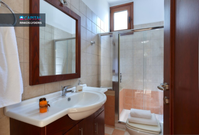 For Sale Villa 380 m² in Crete 33