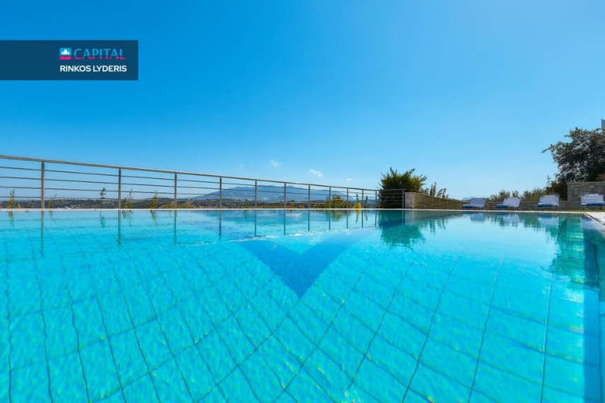 For Sale Villa 380 m² in Crete 44