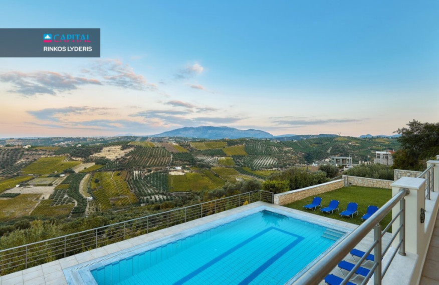 For Sale Villa 380 m² in Crete 45