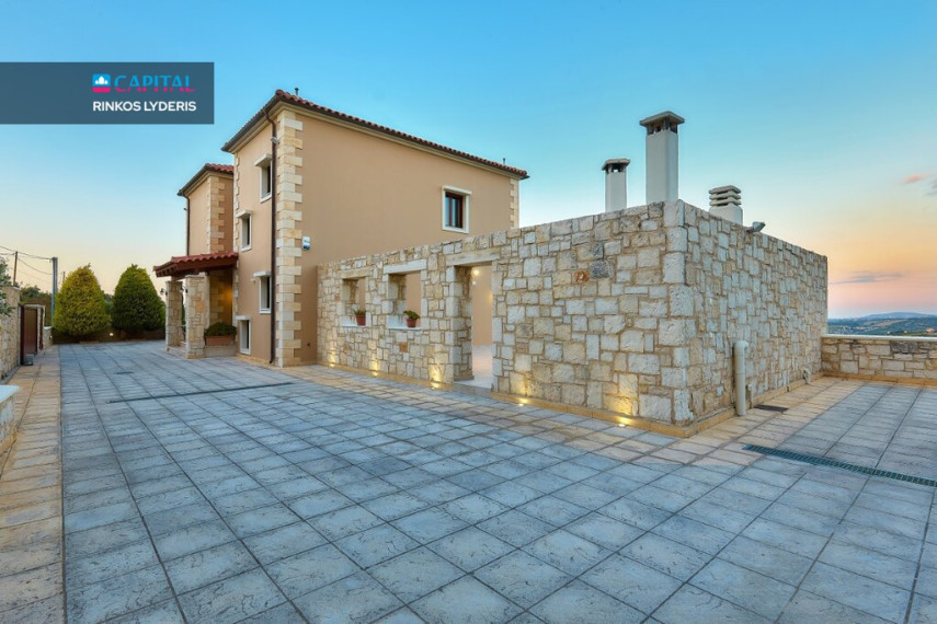 For Sale Villa 380 m² in Crete 46