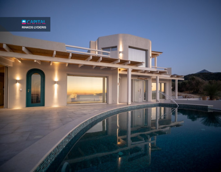 For Sale Villa 288 m² in Crete 5