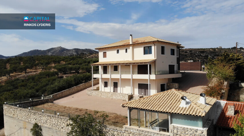 For Sale Villa 360 m² in Crete 4