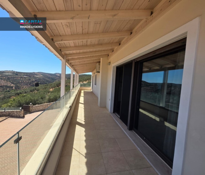 For Sale Villa 360 m² in Crete 17